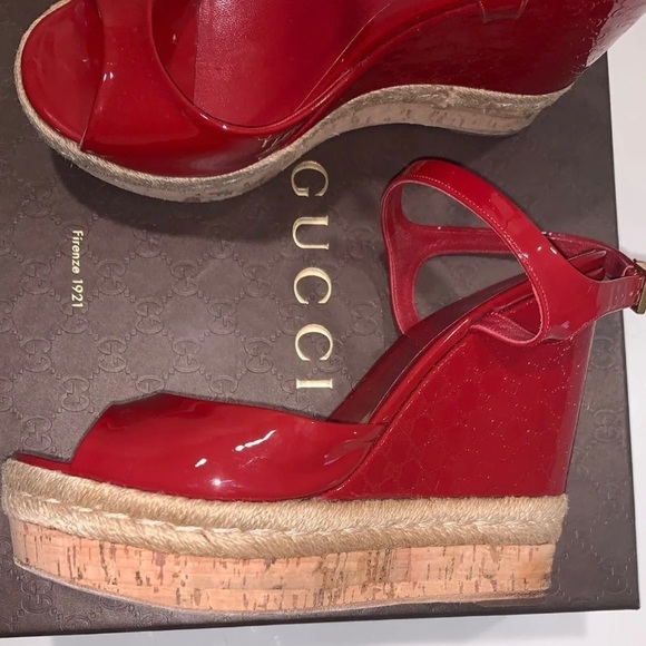 Gucci Red Hollie Patent Leather Platform Vernice Crystal Rose Bed Wedges - Picture 5 of 10